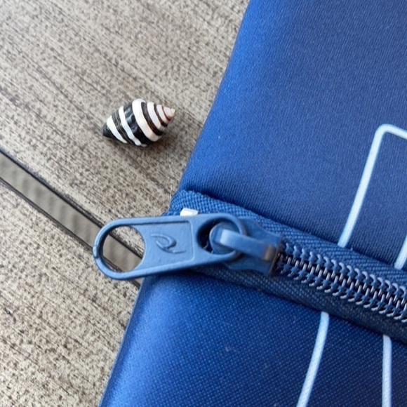 🔆RIP CURL🔆SCHOOL BOAT POOL BEACH LAP TOP TRAVEL BAG - Picture 5 of 7